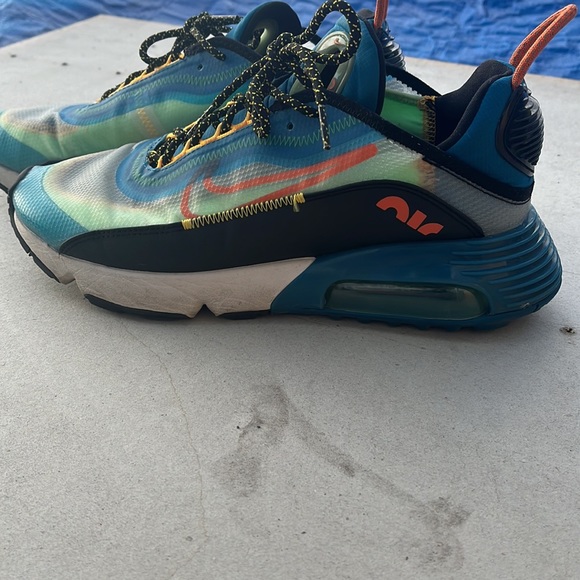 Air max nike sneakers, in good used condition,blue, green and yellow - Picture 3 of 5